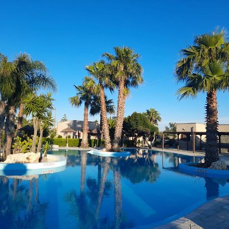 Oasi Del Visir Resort Сан Вито дей Нормани Екстериор снимка
