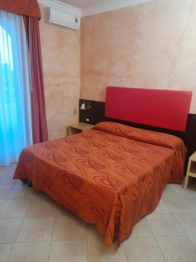 Oasi Del Visir Resort Сан Вито дей Нормани Екстериор снимка