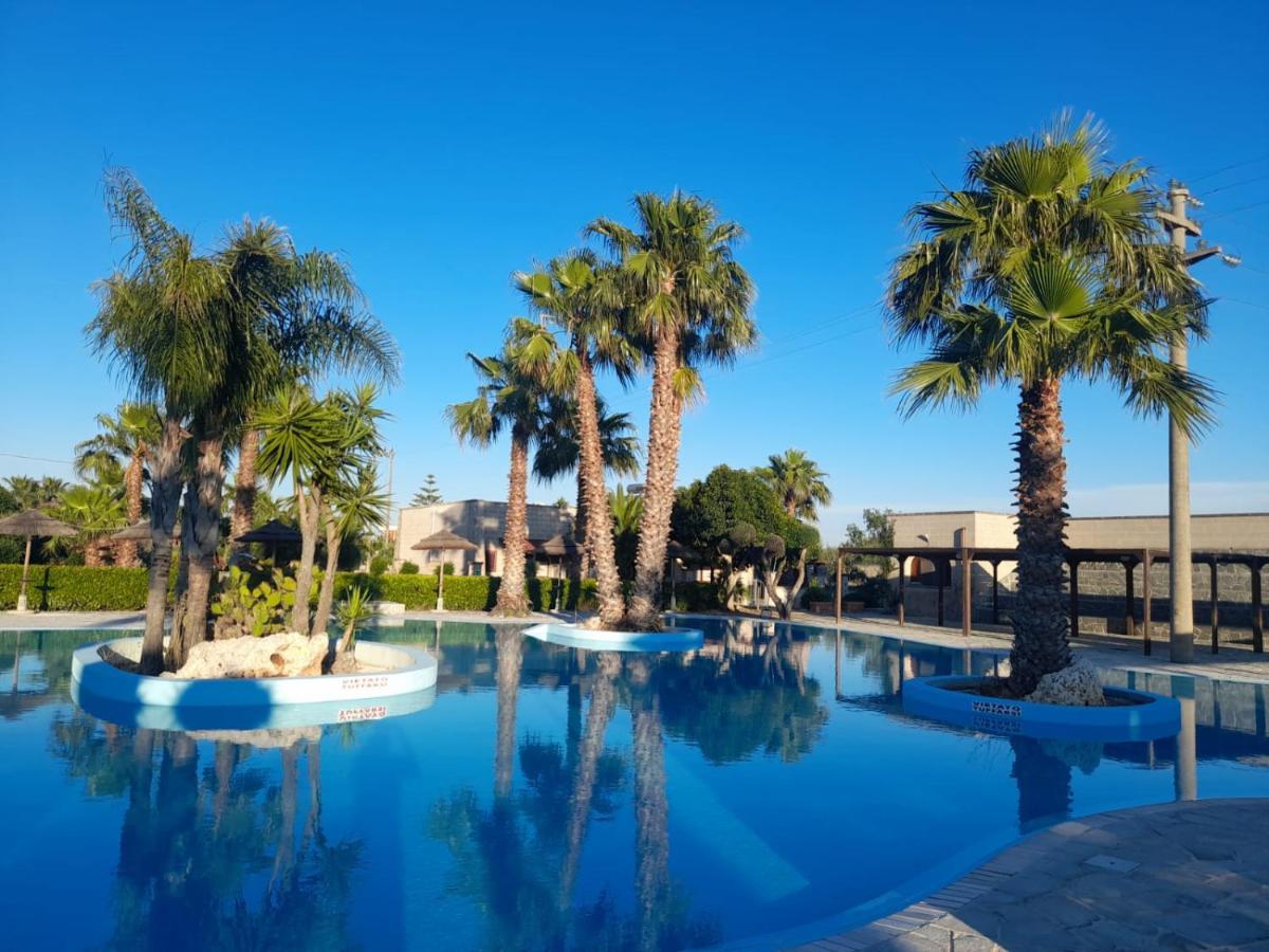 Oasi Del Visir Resort Сан Вито дей Нормани Екстериор снимка